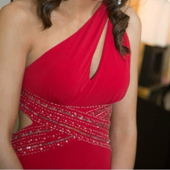 Red one shoulder prom dress - Picture 6 of 7